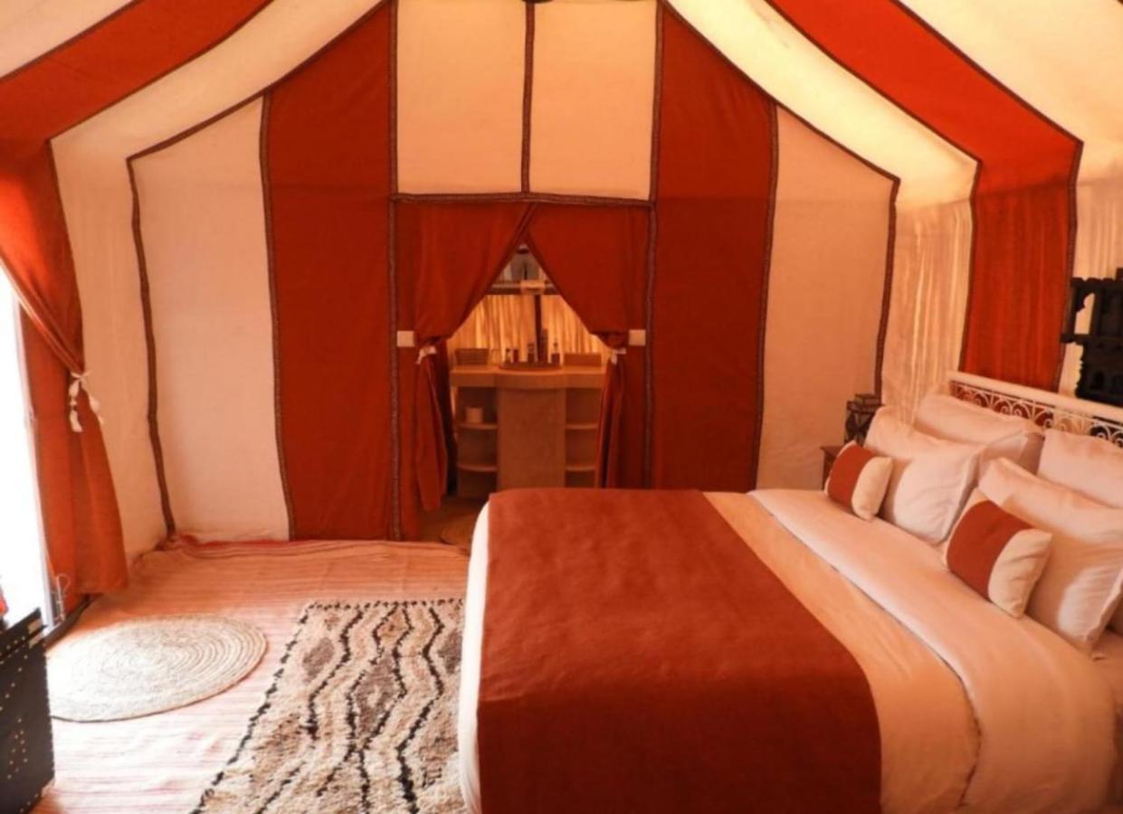 Desert Paradise Luxury Camp Мерцуга Екстериор снимка