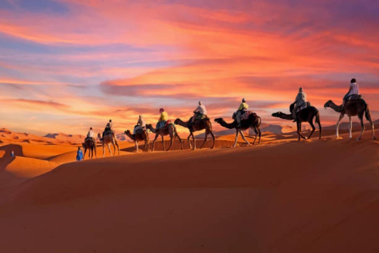 Desert Paradise Luxury Camp Мерцуга Екстериор снимка